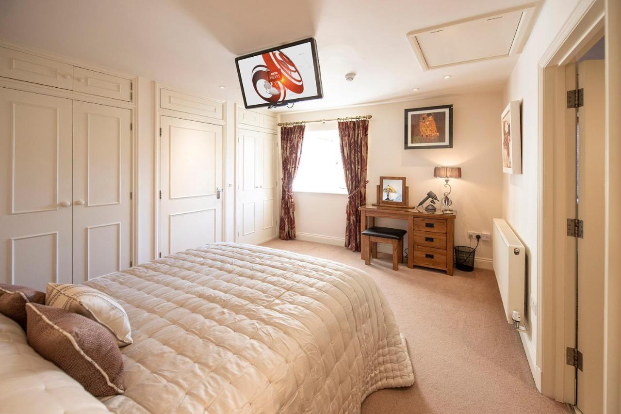 Oberon River View Apartment Bourton-on-the-Water Esterno foto